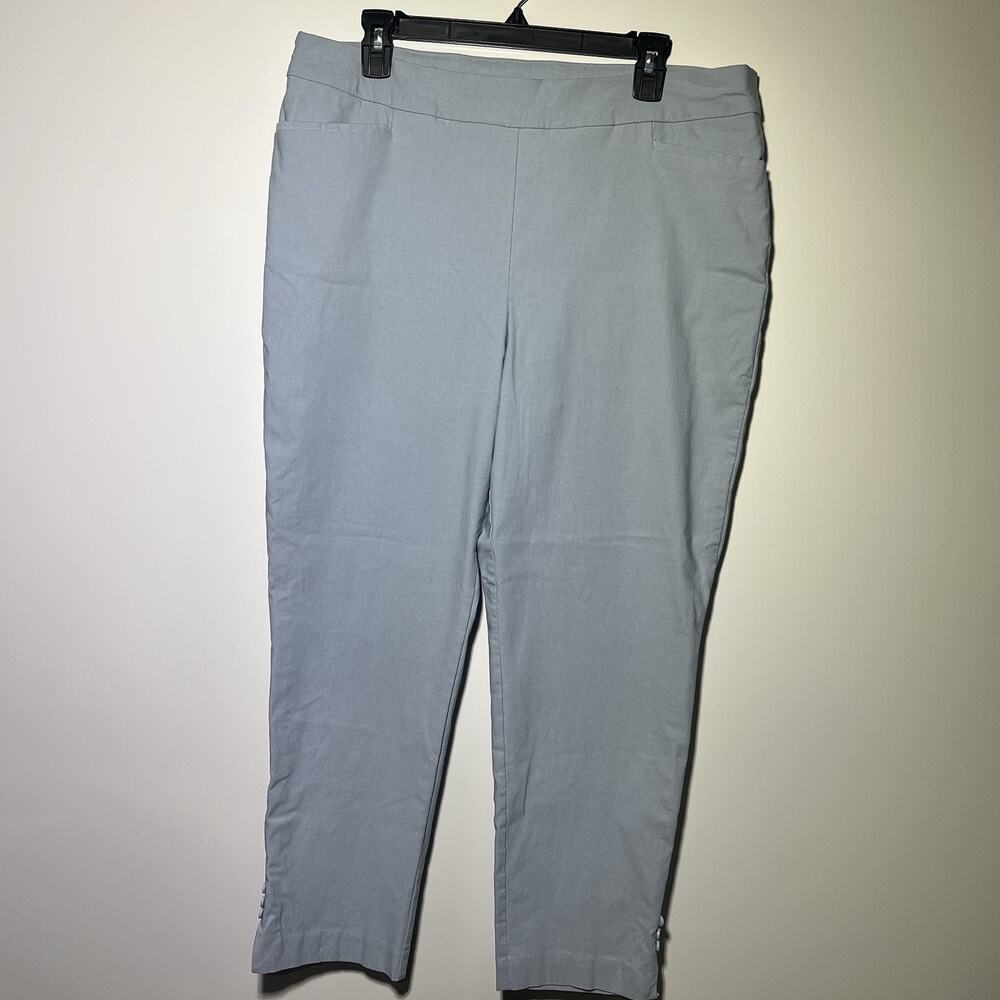 Chico’s Blue Capri Pants Size 3R (16R) Stretch Pull-On Crop Pants Ankle Buttons